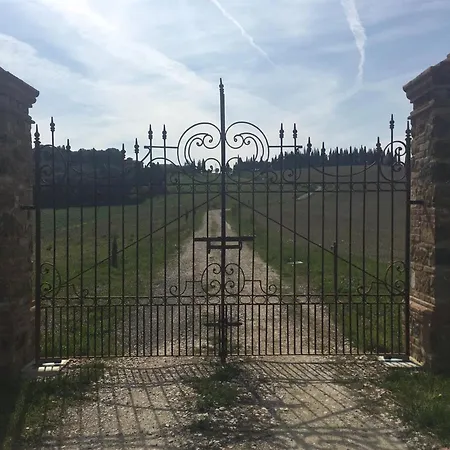Cordella In Valdorcia Truffle And Olive Oil Resort *